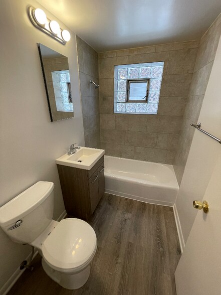 Building Photo - 4342 Warren Ave