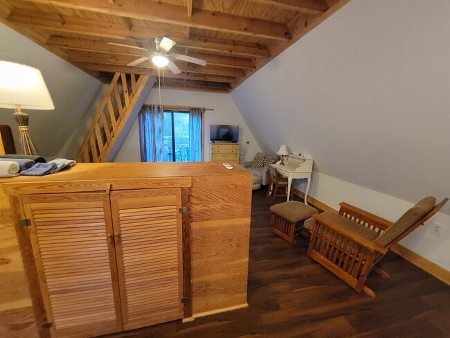 Building Photo - 5 Anderson Creek Rd