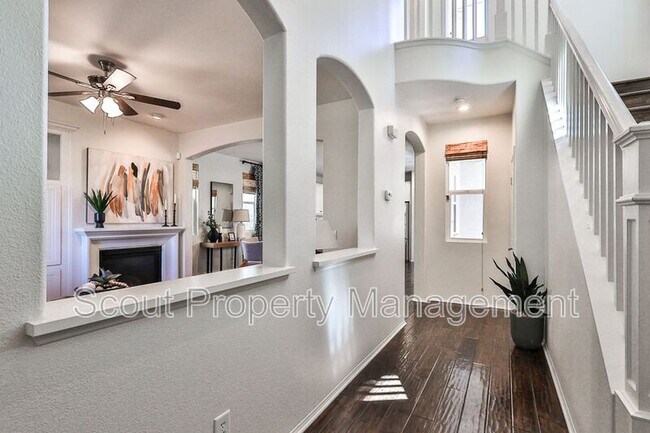 Building Photo - 28814 S Lake Dr