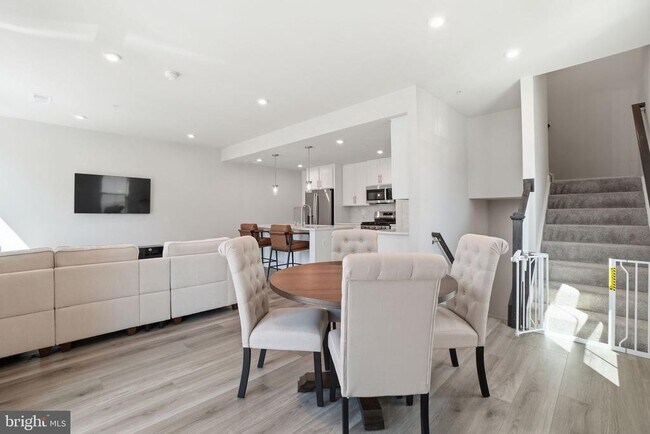 Building Photo - 42548 Invergordon Ter