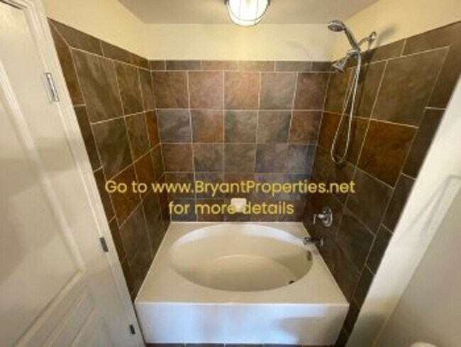 Building Photo - Bristol-West End