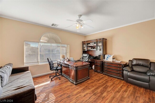 Building Photo - 2708 Langlade Ave