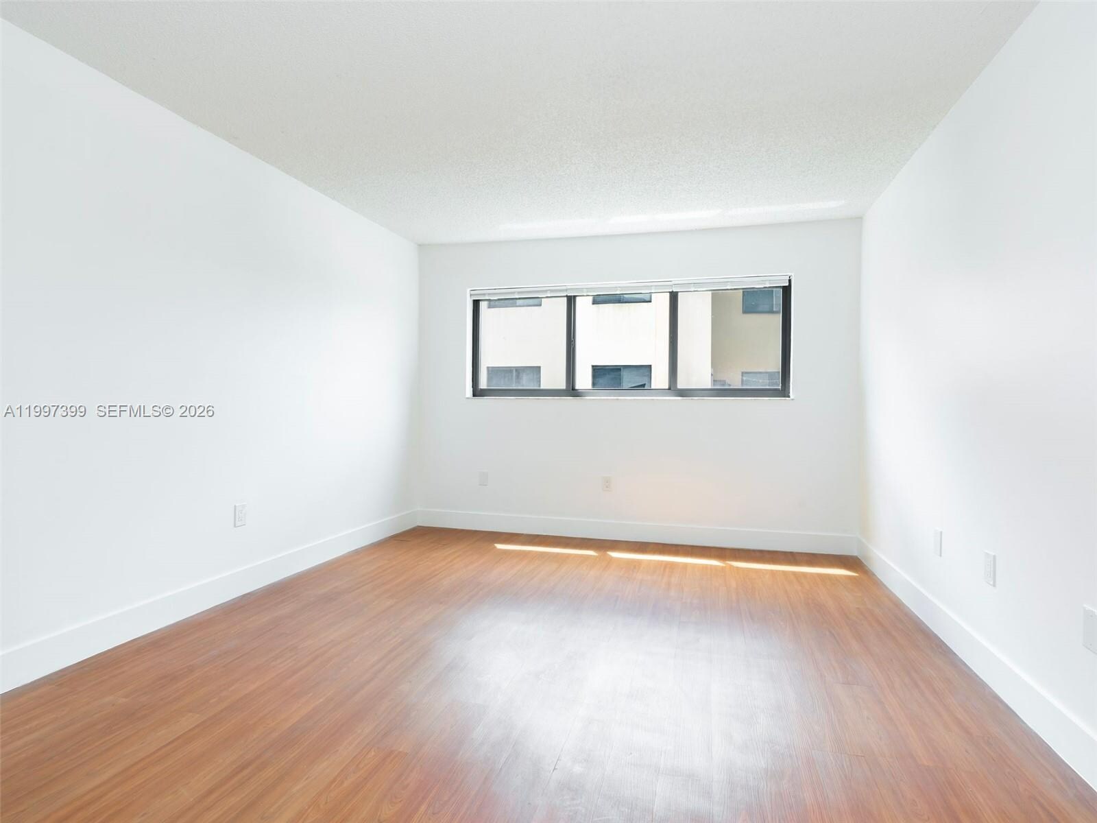 Building Photo - 1490 W 42nd Pl