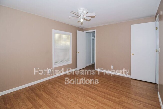 Building Photo - 9451 Green Loop Rd NE