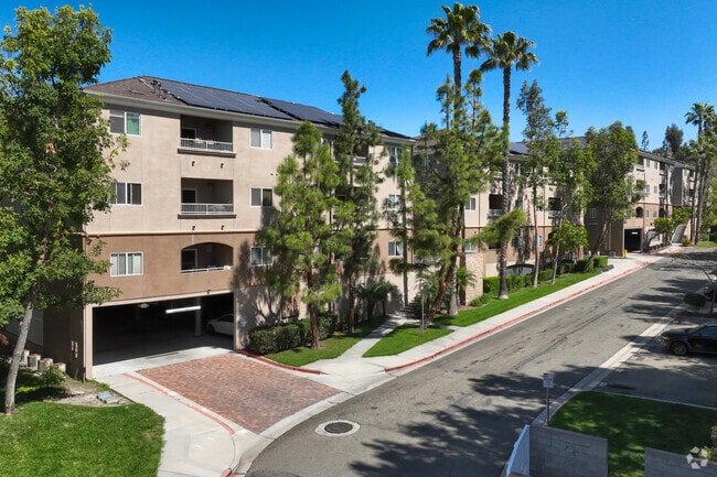 7647-7683 Mission Gorge Rd - Rancho Mission Trails