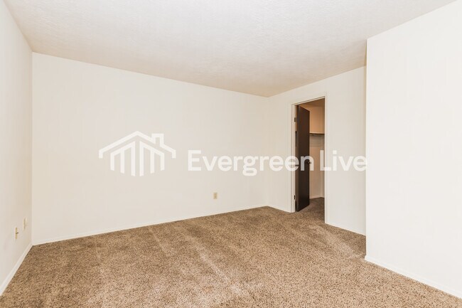 Building Photo - 8615 Baton Rouge Dr