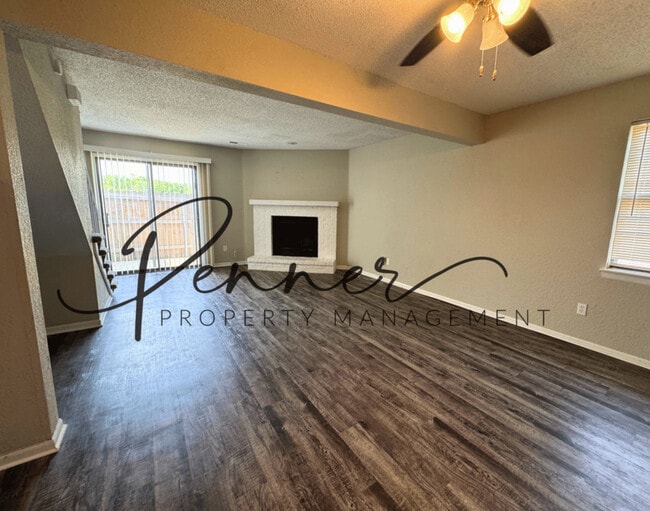 Building Photo - 509 NE Newport Dr