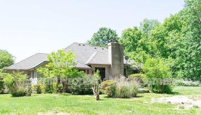 Building Photo - 113 Brittany Ln