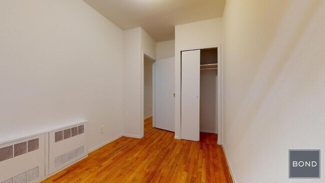 Building Photo - 425 E 65th St
