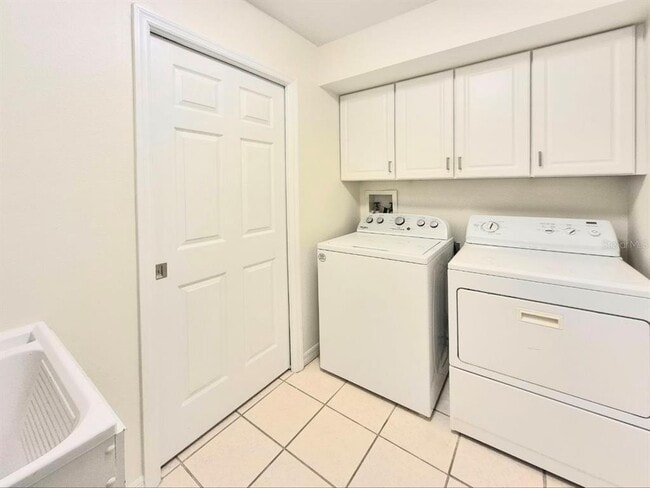 Building Photo - 2214 Green Oaks Ln