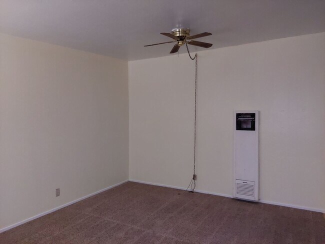 Building Photo - 746 Anita Dr