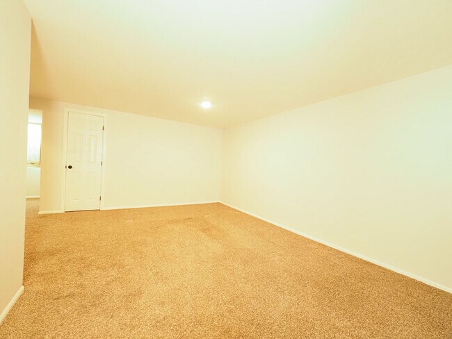 Building Photo - 4193 S Fraser Way