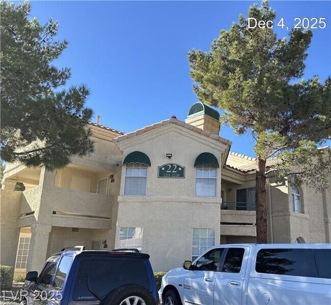 Building Photo - 2ND STORY 2-BEDROOM GREEN VALLEY CONDO