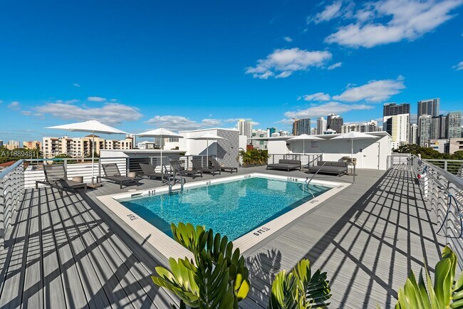 Building Photo - 529 SW 11th St