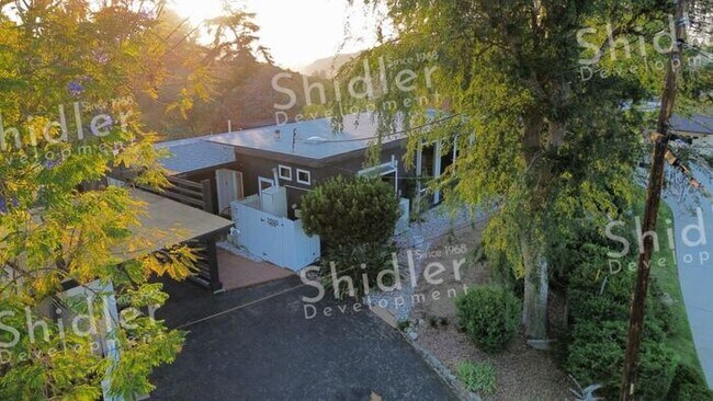 Building Photo - The Bridge House - 2 Bed 1 Bath with Uncompromising Views