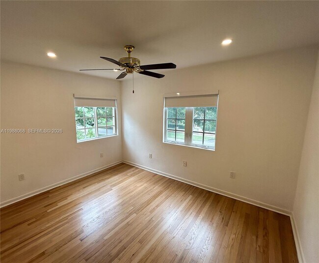 Building Photo - 2504 Alhambra Cir