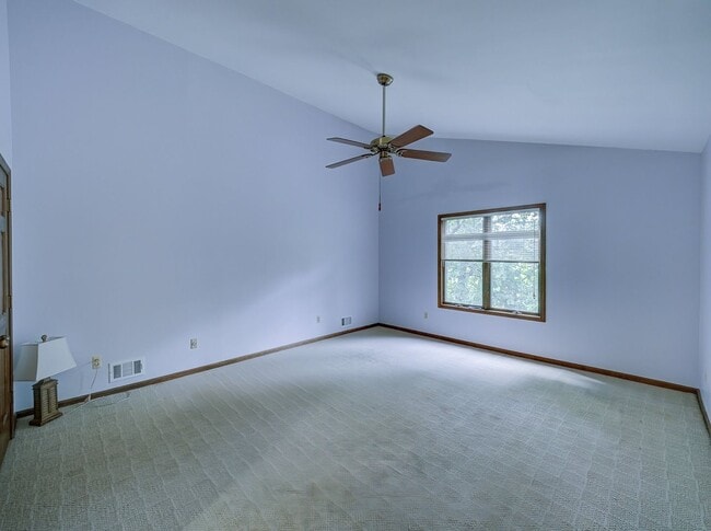 Building Photo - 26 White Swan Way