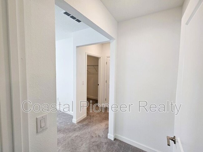 Building Photo - 10980 Gable Dig Lp