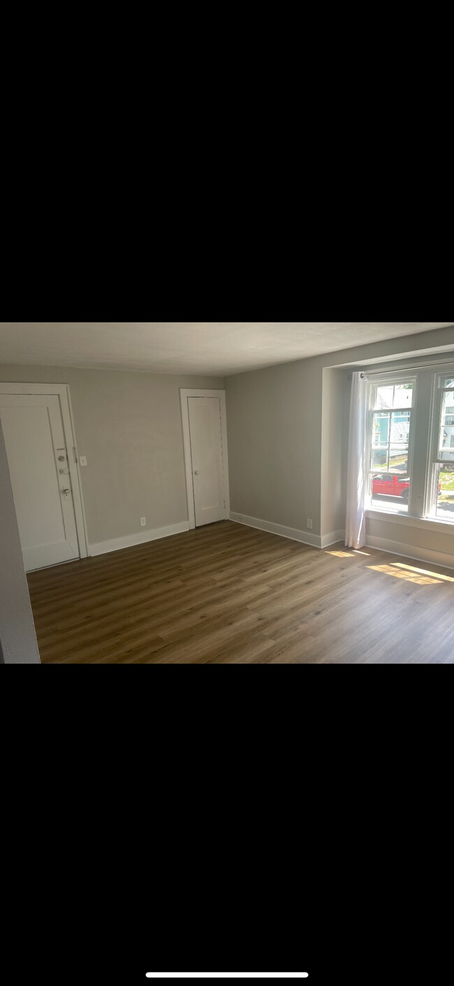 Building Photo - 224 Saint Lawrence Ave