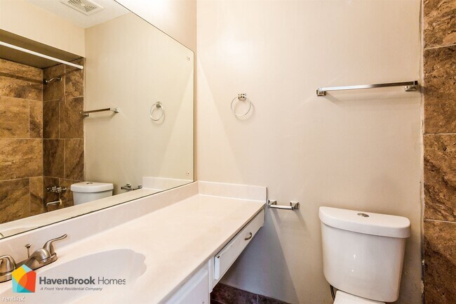 Building Photo - 3 br, 2 bath House - 814 Hackberry Dr