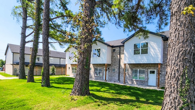 Building Photo - 5696 W Wedington Dr