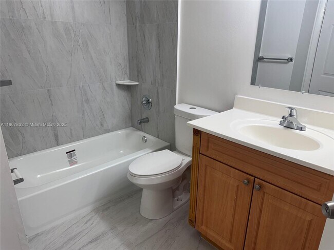 Building Photo - 9515 SW 138th Pl