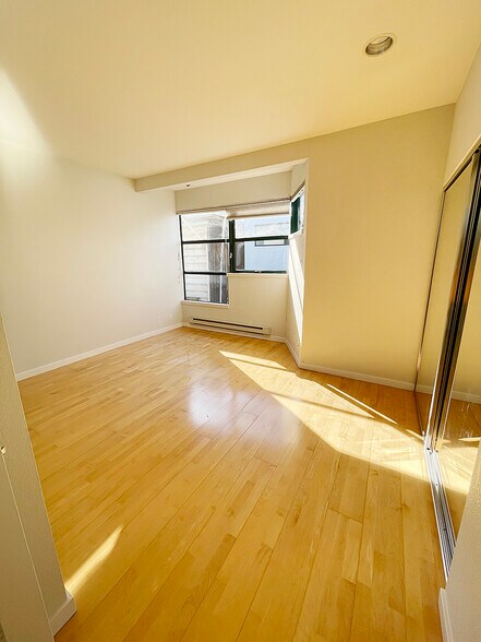 Building Photo - 1425 Vallejo St