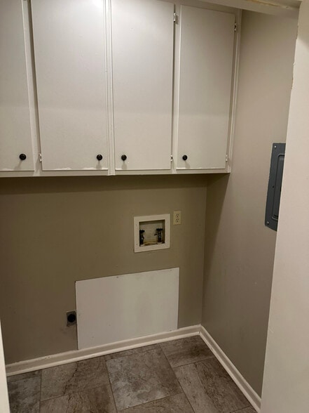 Building Photo - 1427 W Fairmont St