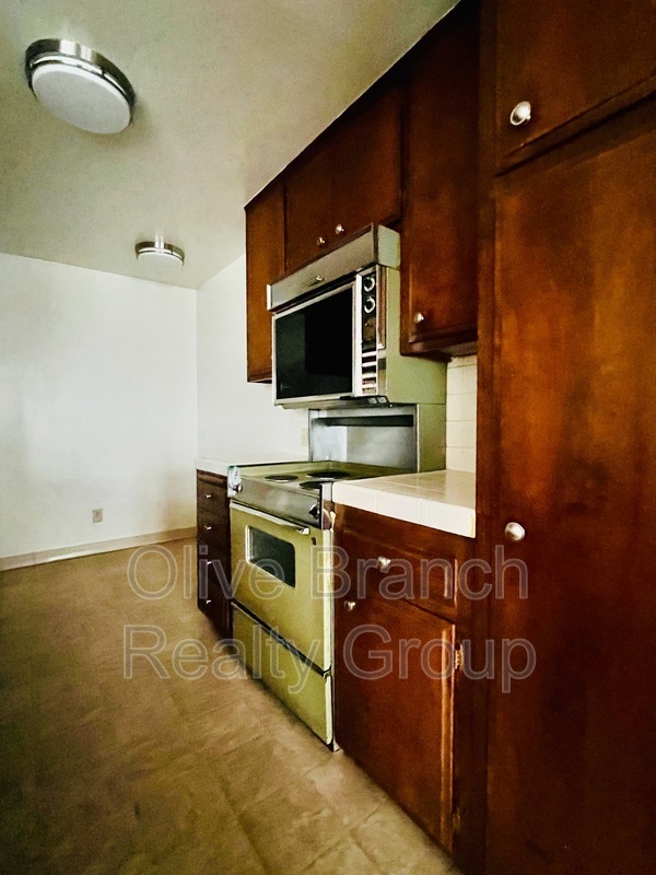 Building Photo - 8161 Manitoba St