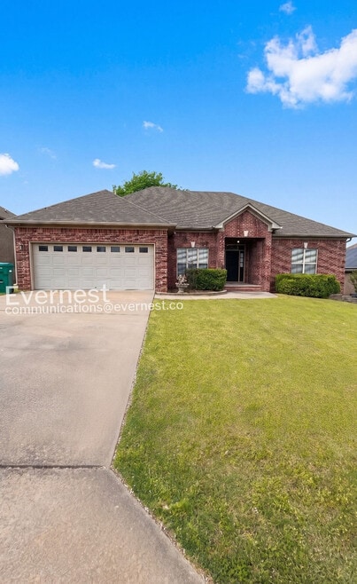 Building Photo - 2835 Plateau Dr