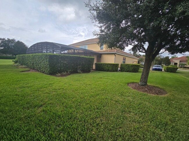 Building Photo - Luxurious Single-Family Home in Secluded Mount Dora Community