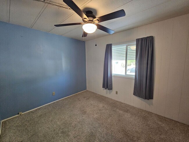 Building Photo - 2 bed/2 bath Manufactured Home in Desirabl...