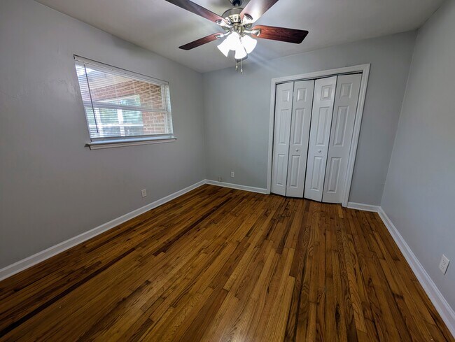 Building Photo - 2114 High Rd