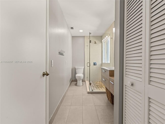 Building Photo - 1433 Presidio Dr