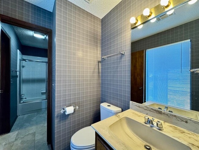 Building Photo - 1622 Windhill Ave