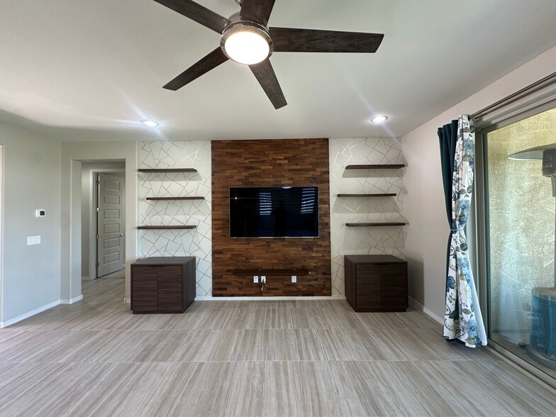 Building Photo - 2518 W Novak Way