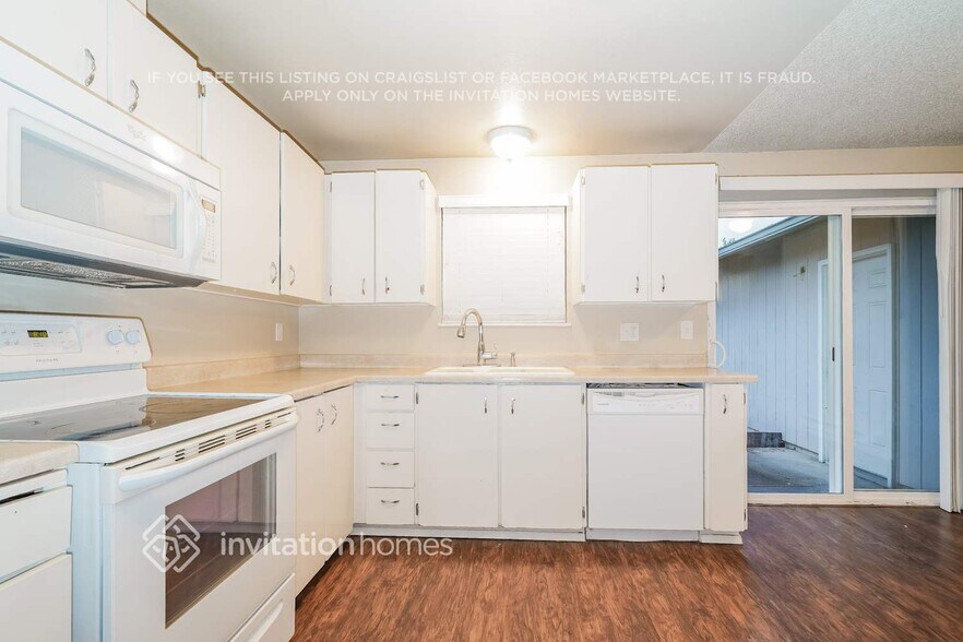 Building Photo - 1412 S 40th St
