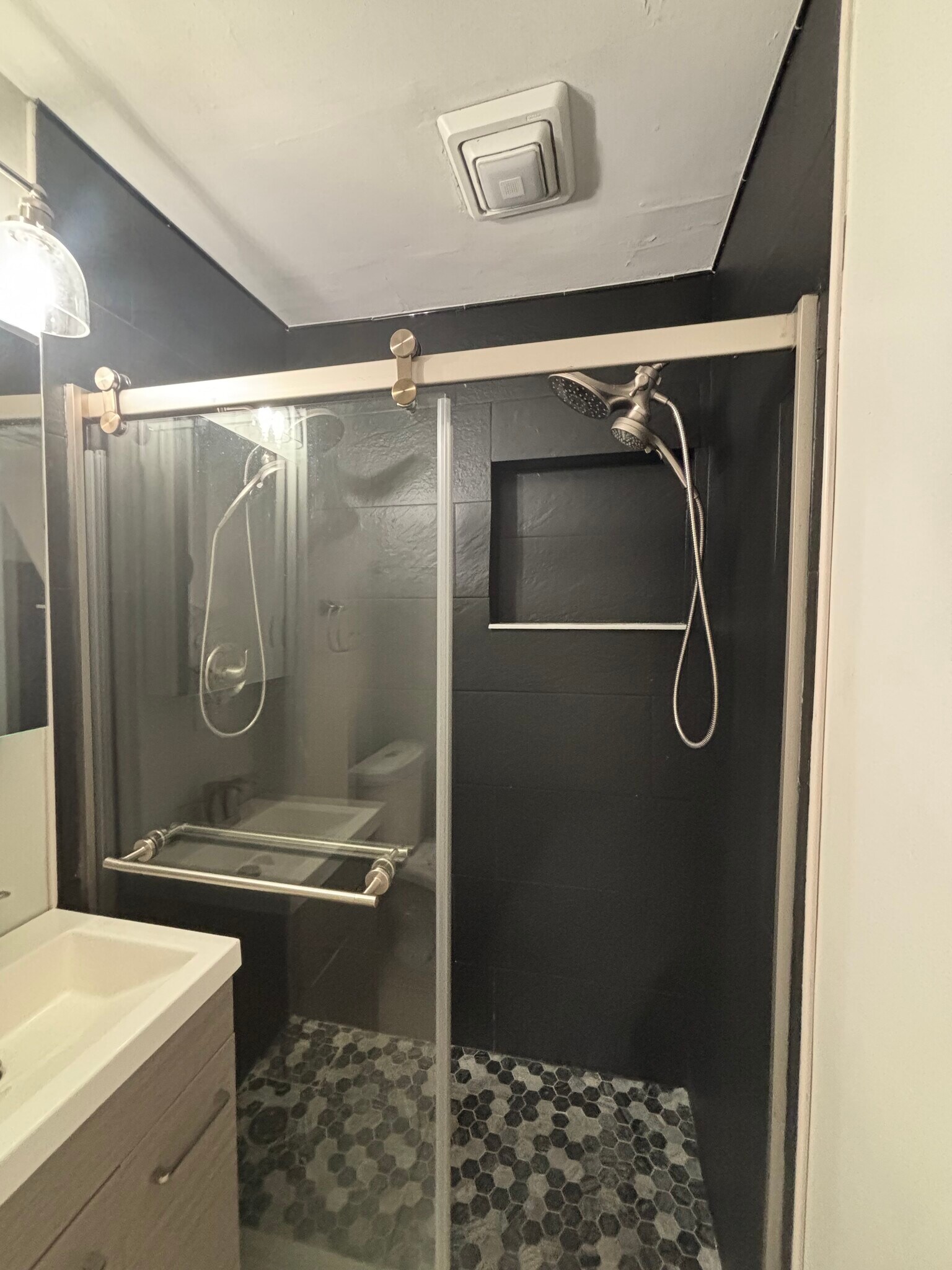 Building Photo - 1909 Coltman Rd