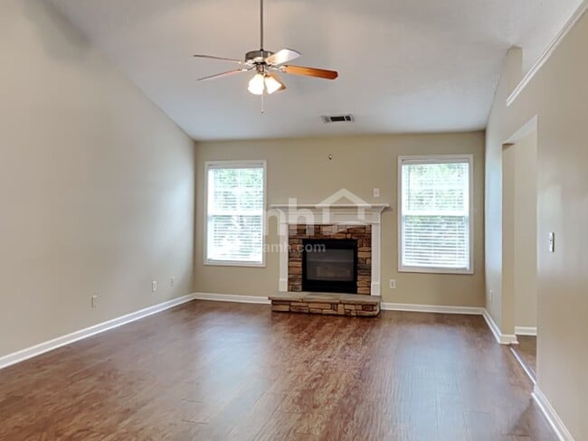 Building Photo - 3900 Village Main St