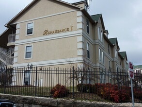 Building Photo - 3 Bed Condo Specially Priced at $1,199/BR (Was $1,490)