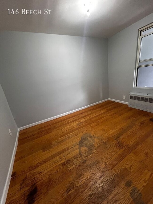 Building Photo - 146 Beech St