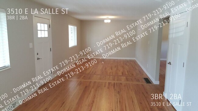 Building Photo - 3510 E La Salle St