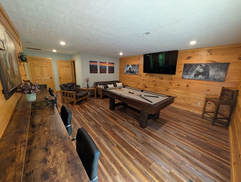 Building Photo - 2420 Sylvan Glen Way