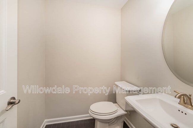 Building Photo - 8002 Reedybrook Crossing