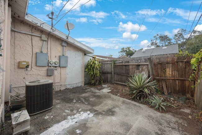 Building Photo - 4540 41st Ave N