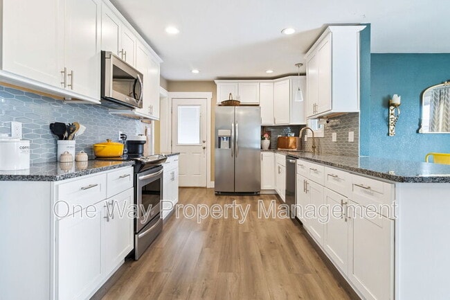 Building Photo - 918 Woodbine Dr