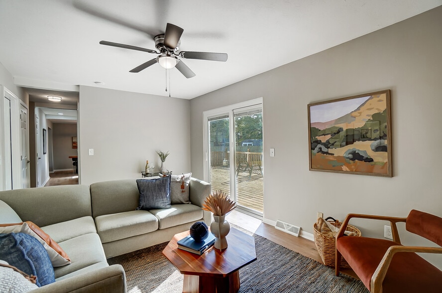 Building Photo - 271 Albright Dr