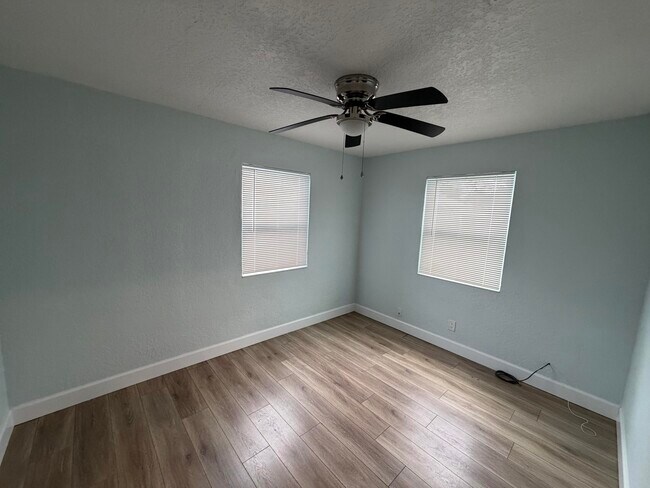 Building Photo - 442 Winters St