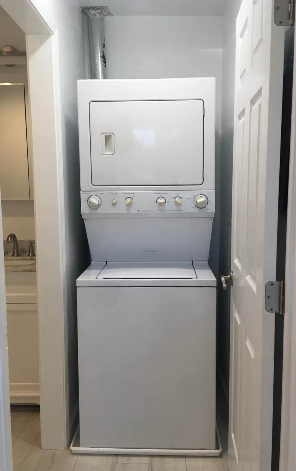 Building Photo - 3195 Cayman Pl