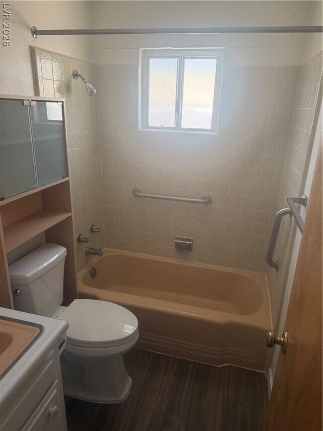 Building Photo - 820 A
